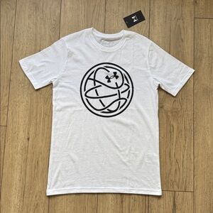 Under Armour Basketball Loose Fit White Black T-Shirt Men’s Small Sports NWT